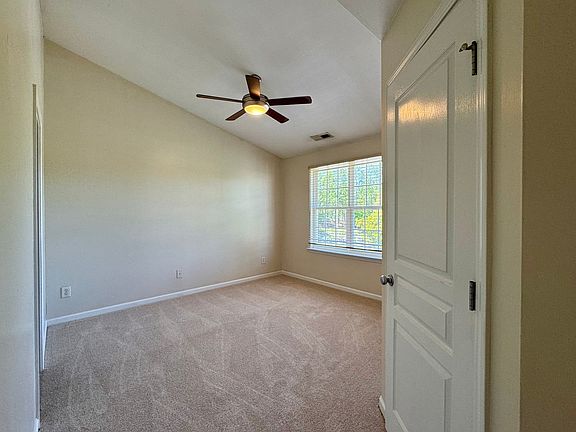 5th image of 21 Canary Ct