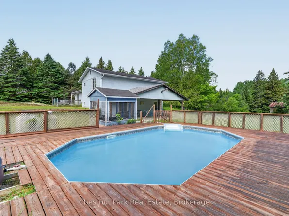 41 Hawthorn Ln, Huntsville, ON P1H 2J4