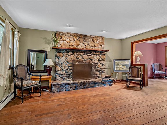 3rd image of 574 Hitzel Terrace