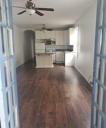 3rd image of 1029 Leontine St #A
