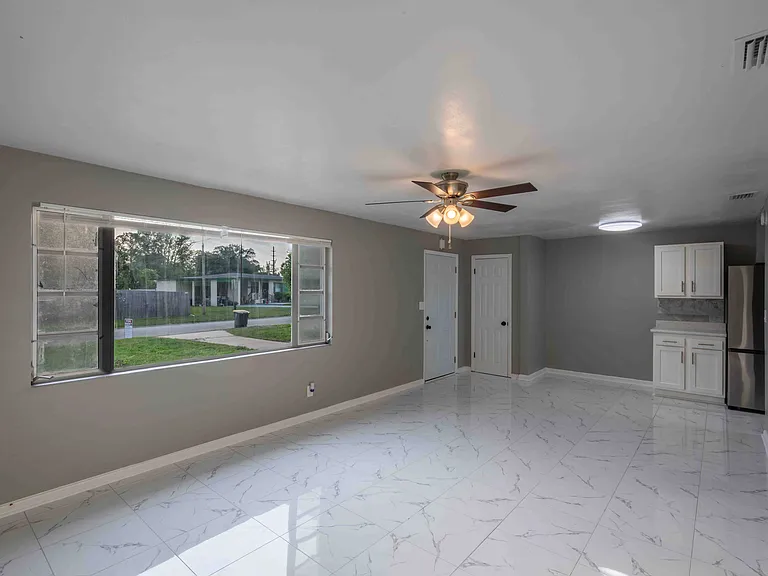 2013 Ronald Ln — Photo 13