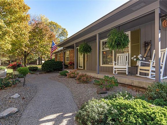 3rd image of 14623 Wellington Ct