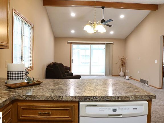 5th image of 2941 Parkside Dr