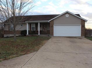 1338 Oakridge Estates Dr, Saint Clair, MO 63077