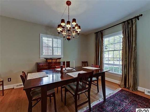 3rd image of 6707 Queensberry Dr