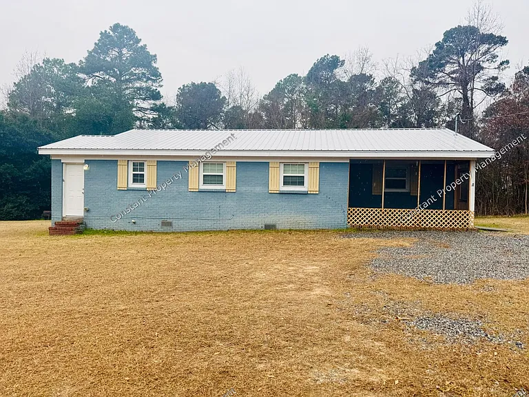 165 Garrison Rd — Photo 1