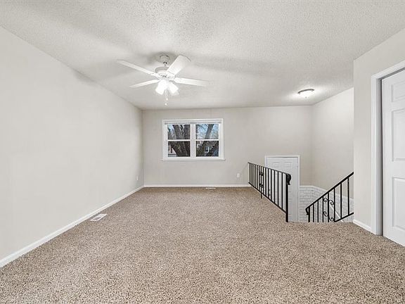 5th image of 18101 E 18th Ter N