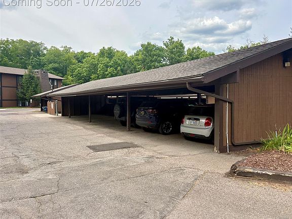 3rd image of 1736 Grove Rd #102