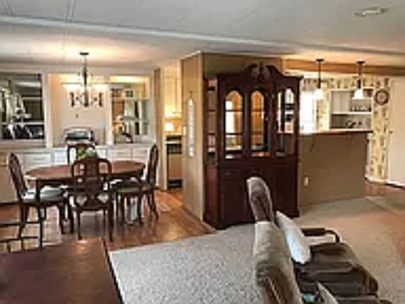 3rd image of 170 Camellia Dr