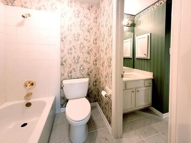 6401 Dakota Dr — Photo 30