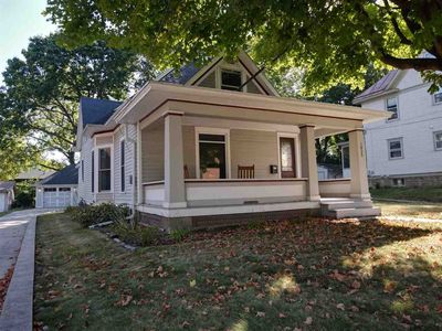 1025 E Burlington St, Iowa City, IA, 52240