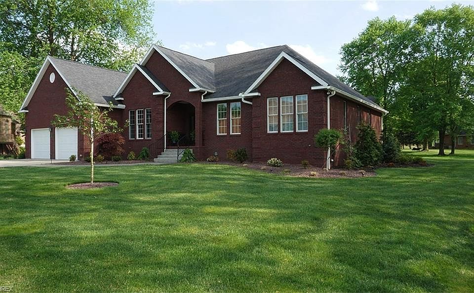 1st image of 12 Henderson Ln