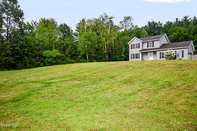 3rd image of 983 Sacandaga Road