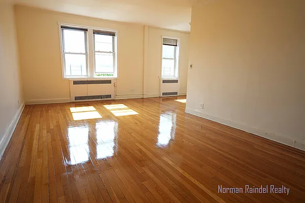 Rented by Norman Raindel, LREB | media 4