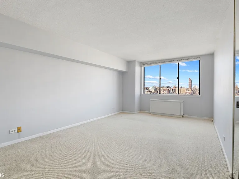 45 W 67th St #18A — Photo 4