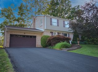 14 Mohawk Dr, Greensburg, PA 15601