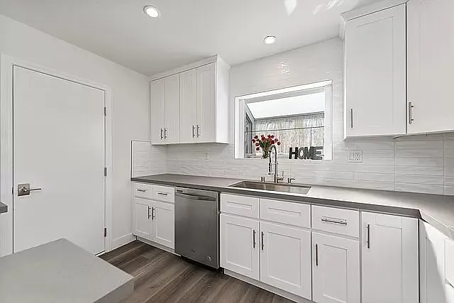 1351 Valjean Ave — Photo 7