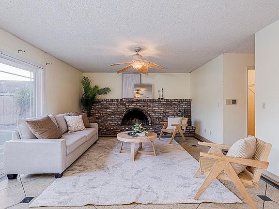 2nd image of 923 Santa Dorotea Circle
