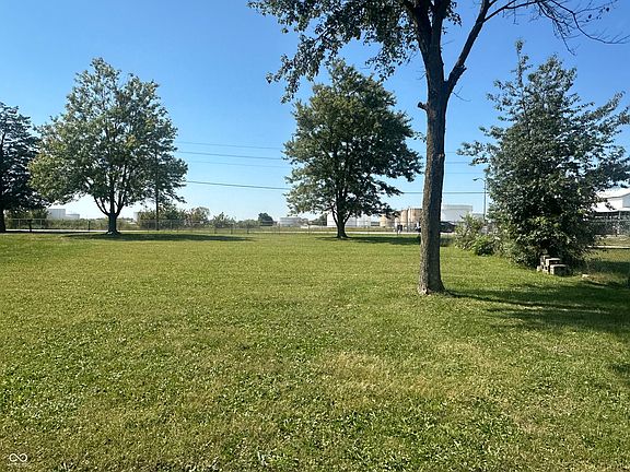 2nd image of 3159 N Raceway Rd