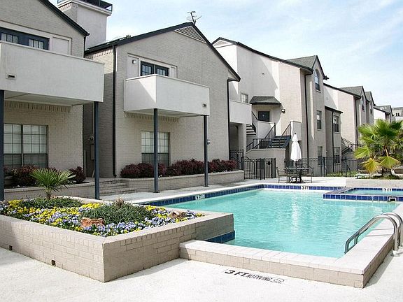 Community pool