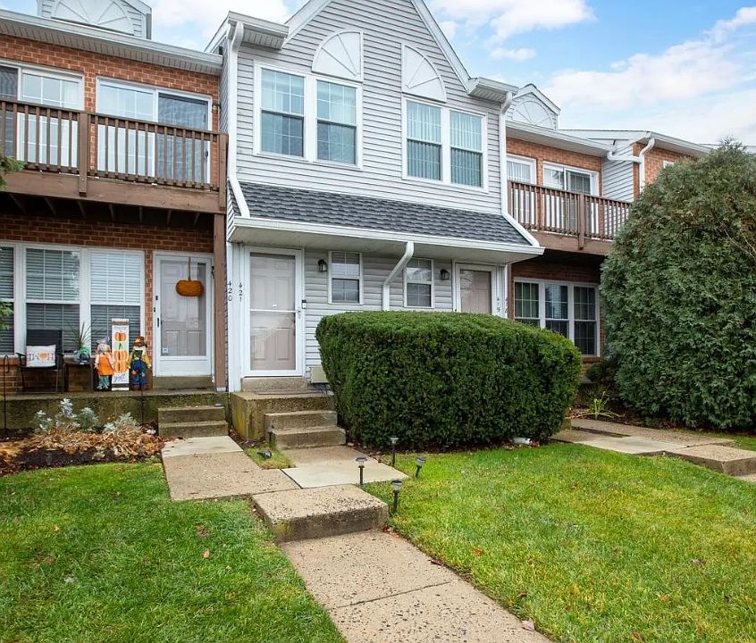 1st image of 421 Wendover Dr
