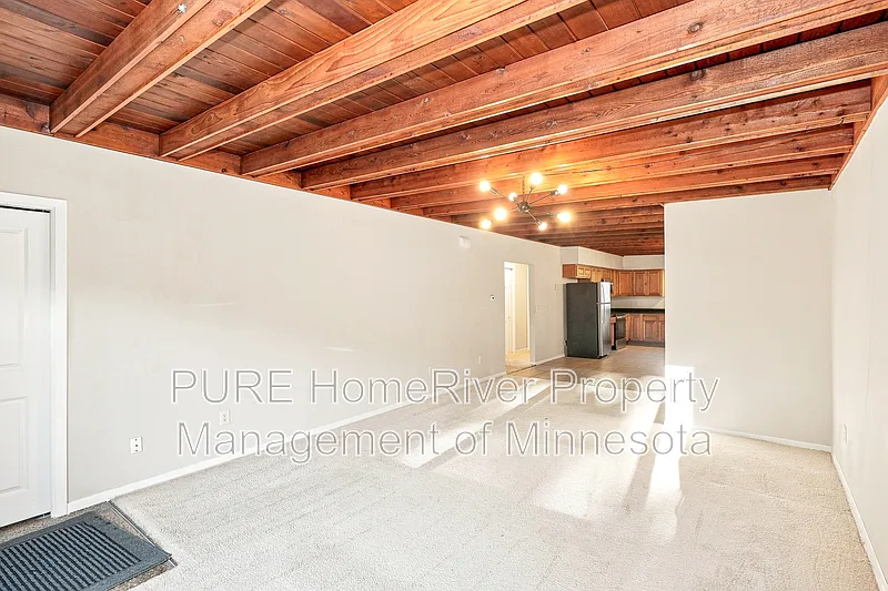 3 bed, 1.0 bath, 1414 sqft, $2,200 — Photo 3