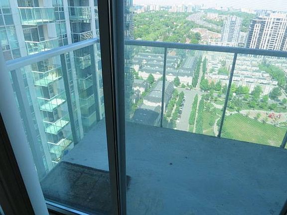 5th image of 18 Harrison Garden Blvd #2604