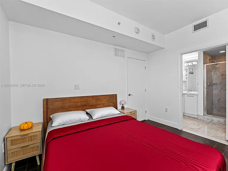 244 Biscayne Blvd #701 — Photo 18