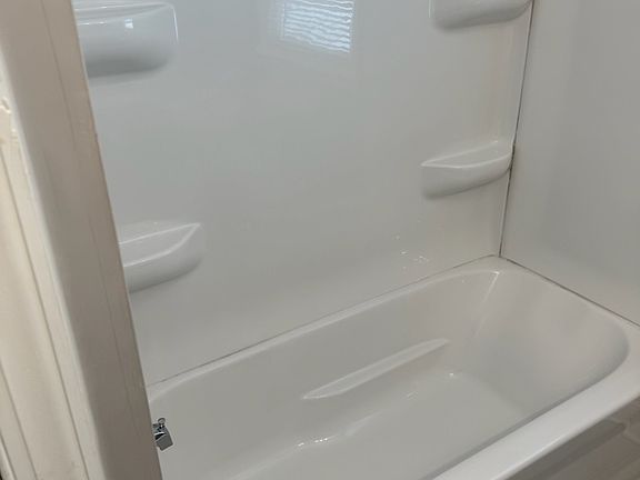 4th image of 4464 N Woodburn St