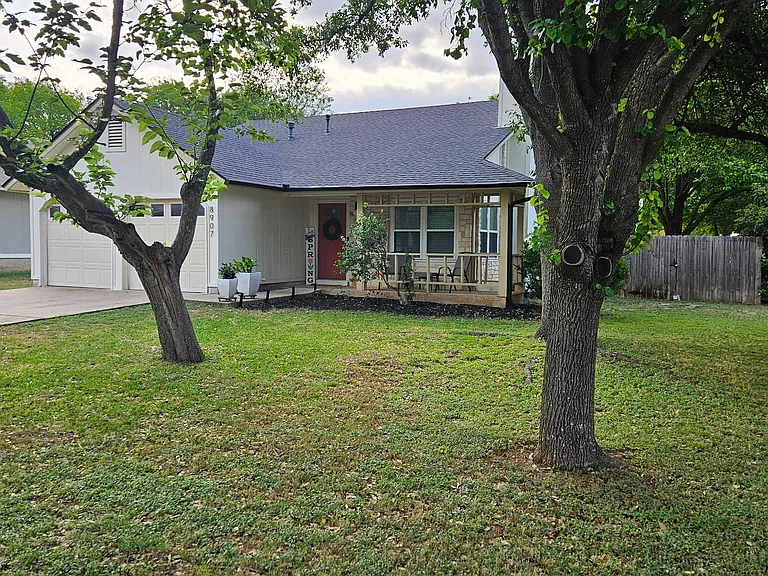 8907 Creekmont Cv — Photo 2