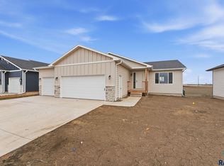 7236 E Athens Ct, Sioux Falls, SD 57110