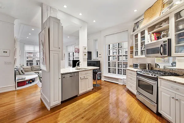 Rented by Brown Harris Stevens | media 2