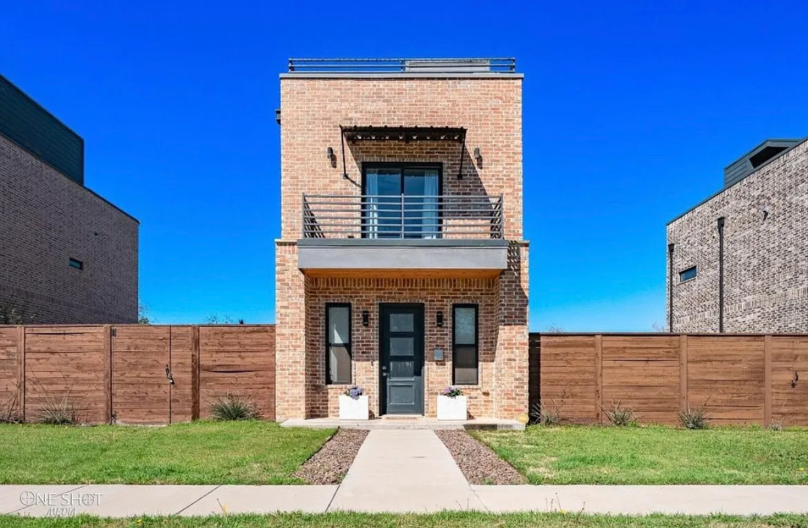 718 Orange St — Photo 1