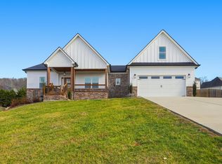 80 Play House Dr, Ringgold, GA 30736