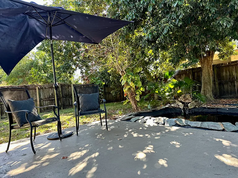 571 SW 29th Ter — Photo 9