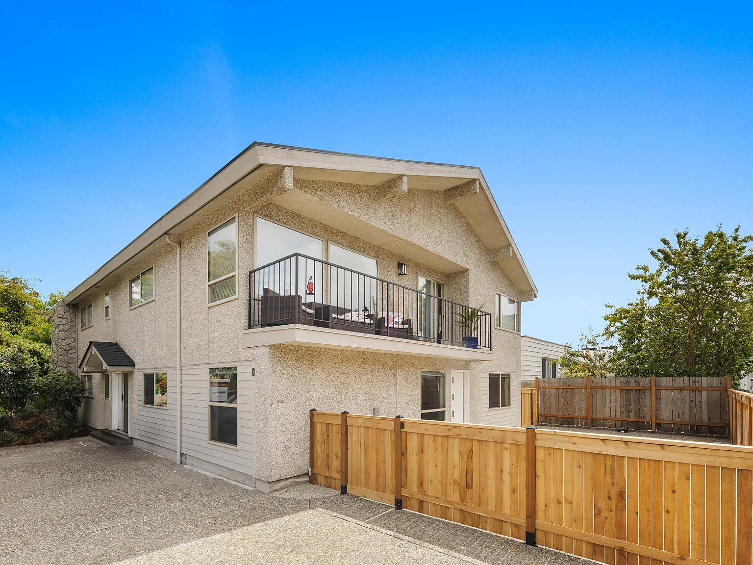 2 bed, 840 sqft, $3,100 — Photo 3