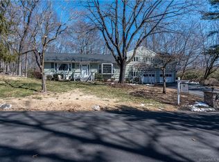 6 Box Wood Rd, Norwalk, CT 06851