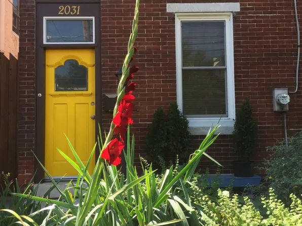 2031 Amber St, Philadelphia, PA 19125