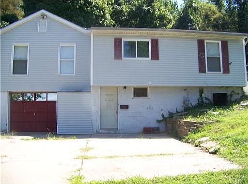 1st image of 822 E Hill Dr