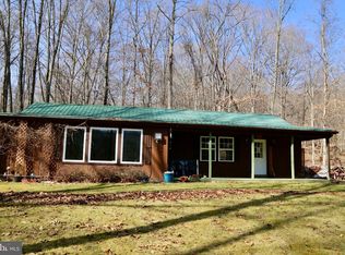 672 Highview Rd, Lost City, WV 26810