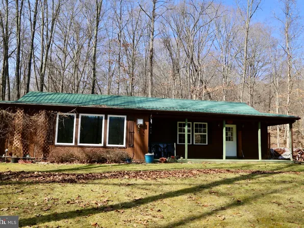 672 Highview Rd, Lost City, WV 26810