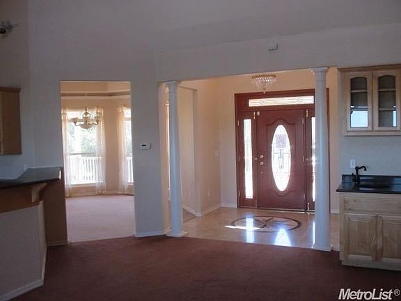 4th image of 1030 Foxgrove Ln