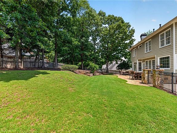 2nd image of 5490 Hampstead Way