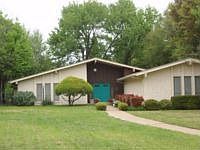 2nd image of 325 Valleyglen Dr