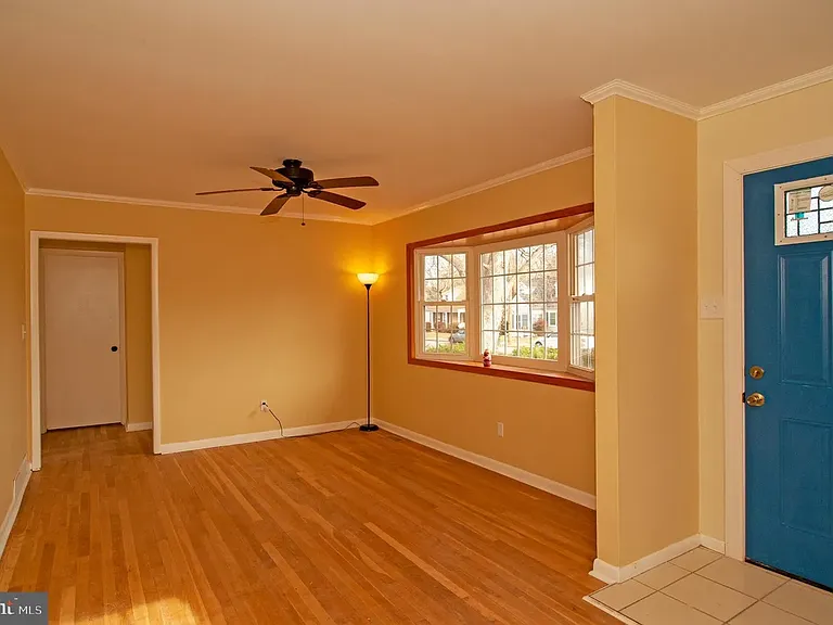 214 N Bradford St — Photo 3