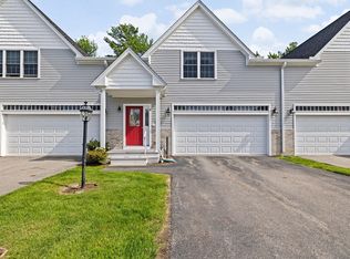 18 Midfield Dr #18, Rockland, MA 02370