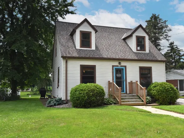 203 West State ROAD, North Prairie, WI 53153