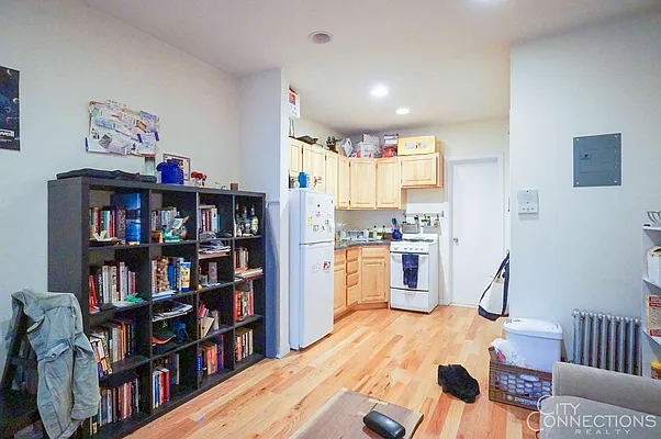 Rented by City Connections Realty | media 38