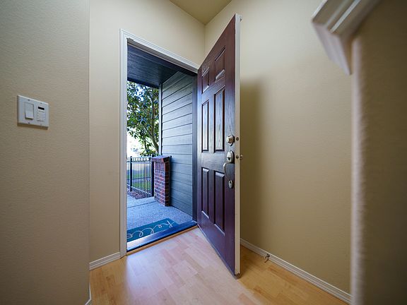 4th image of 4828 SE Teakwood St