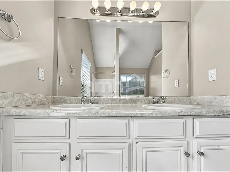 312 Othello Dr — Photo 14